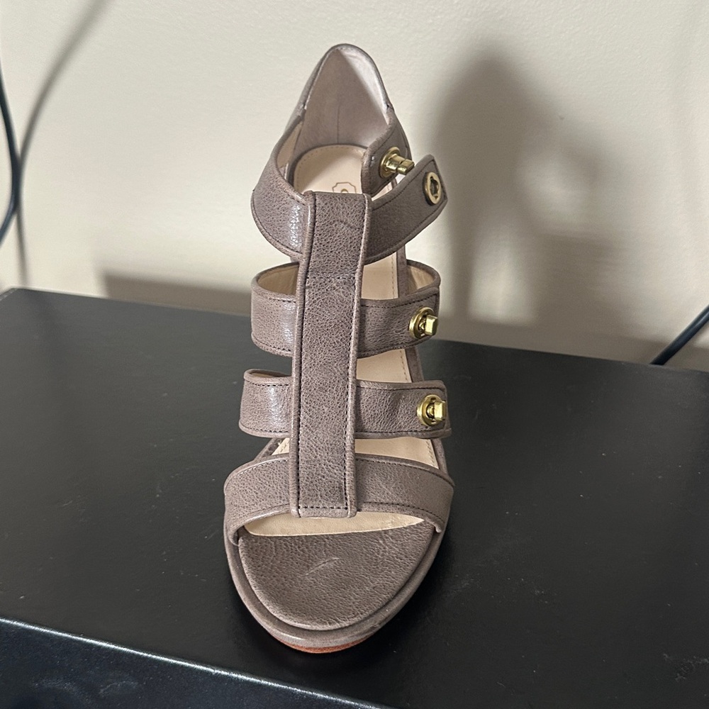 Coach heels 👠 - Picture 2 of 9